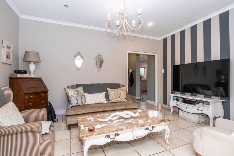 4 Bedroom Property for Sale in Constantia Western Cape